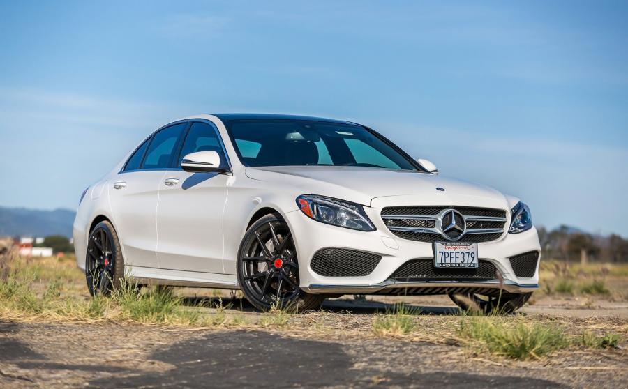  Mercedes-Benz C300 by Vorsteiner (V-FF 101) 2016 года  (фото 1 из 30)